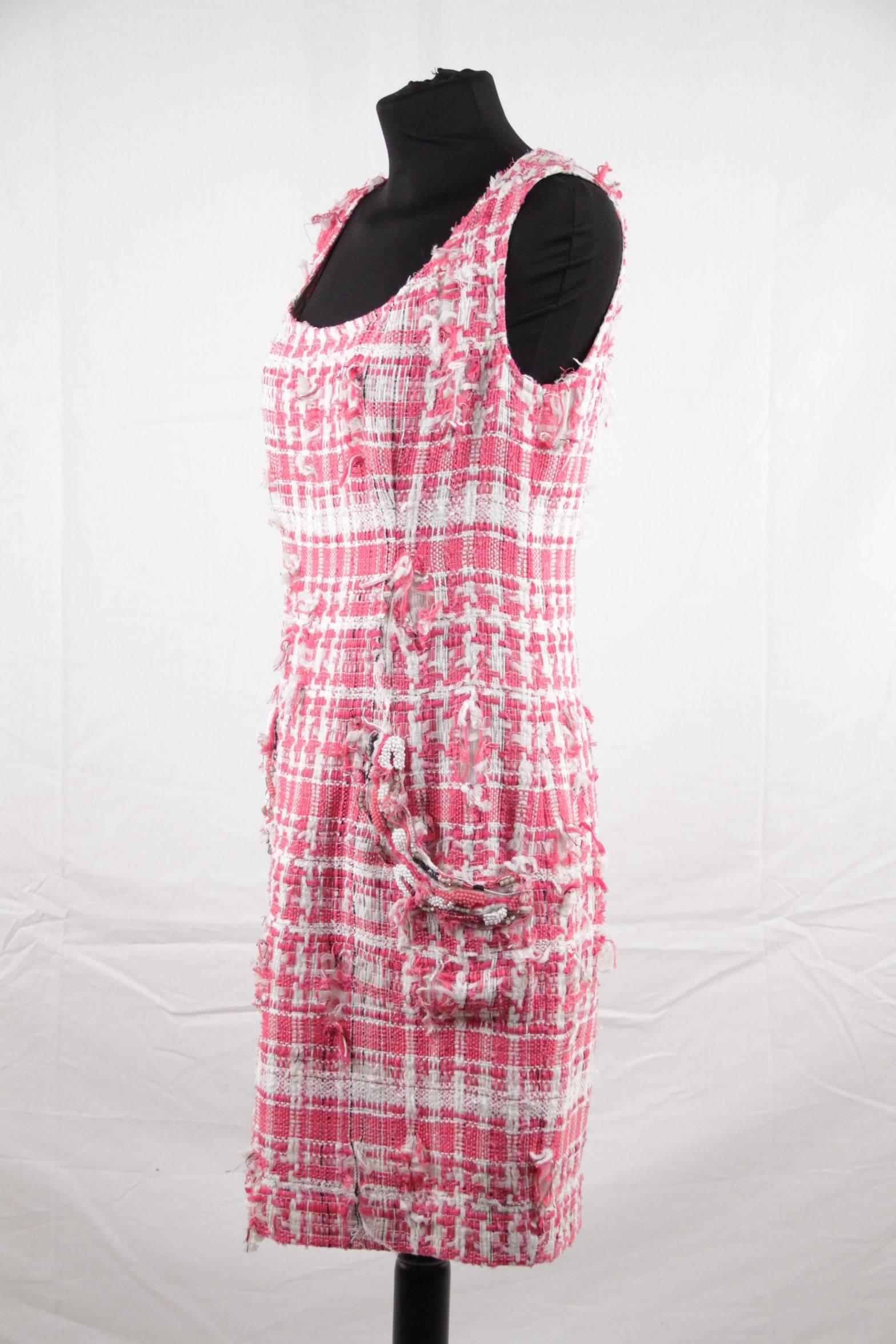 CHANEL 2014 Pink Lesage Tweed SLEEVELESS Sheath DRESS w/ Beads SIZE 38 In Good Condition In Rome, Rome