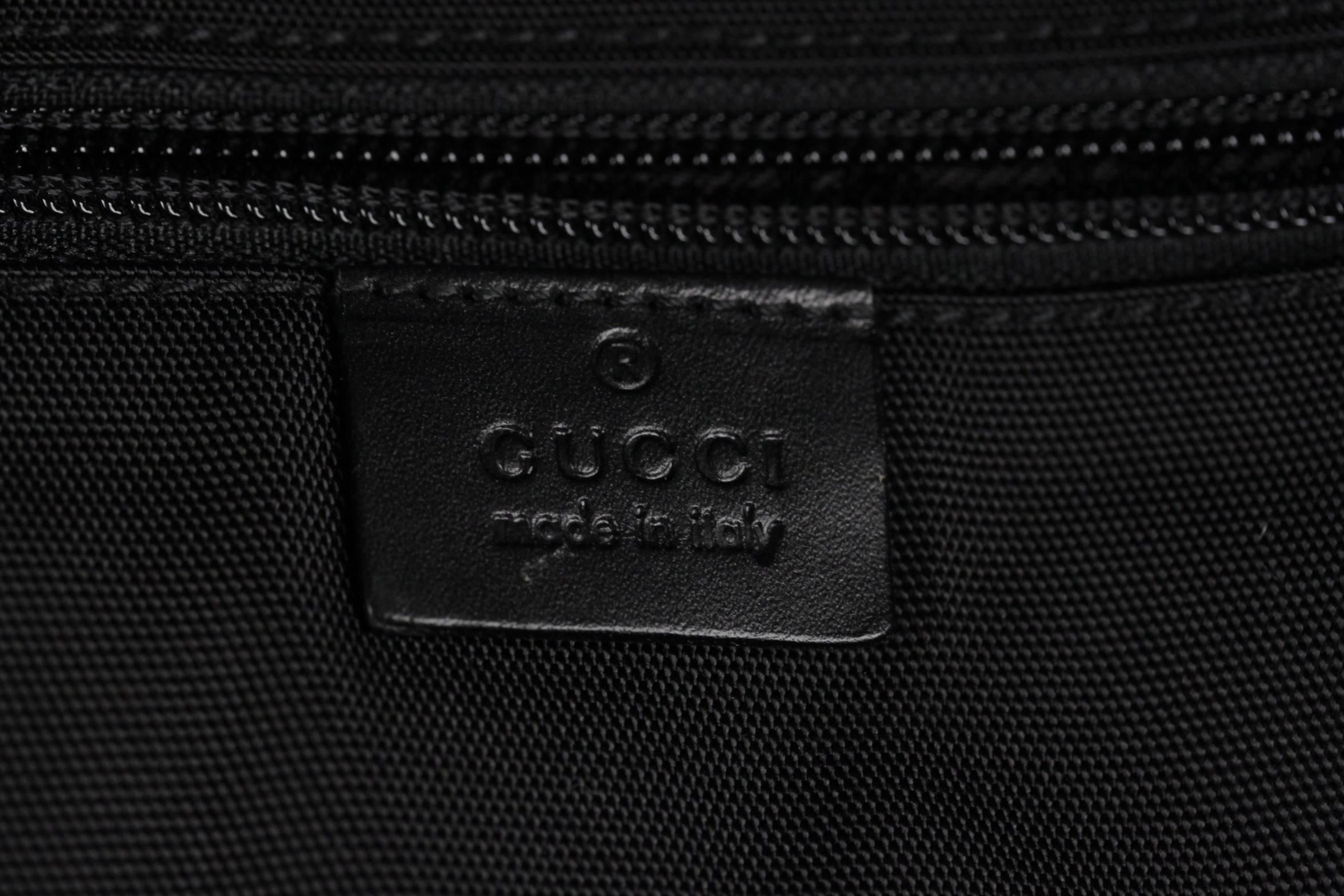 GUCCI Black Canvas GARMENT CARRIER BAG Travel HOBO SHAPE Suit Cover 1