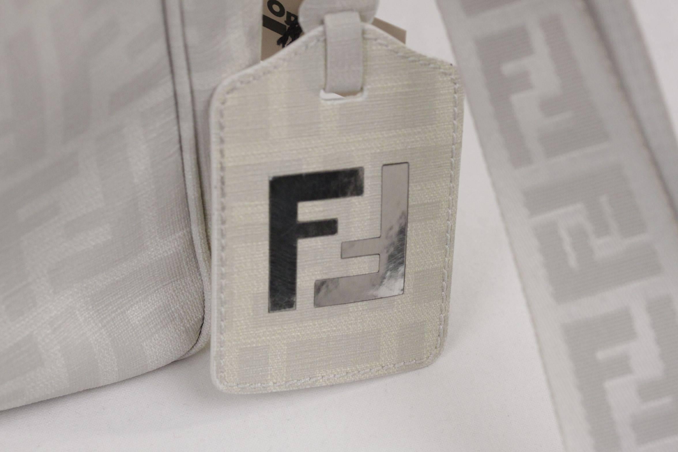 FENDI White FF MONOGRAM Canvas LARGE MESSENGER BAG Crossbody In Excellent Condition In Rome, Rome