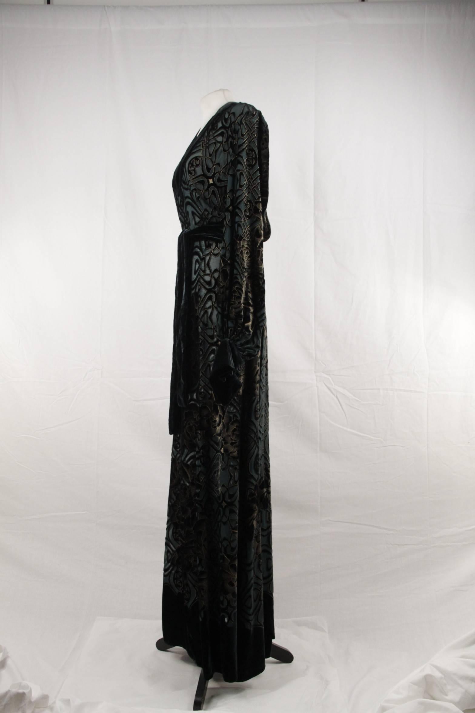 ROBERTO CAVALLI Green Cut Out Velvet MAXI WRAP DRESS w/ Open Back SIZE 40 In Good Condition In Rome, Rome