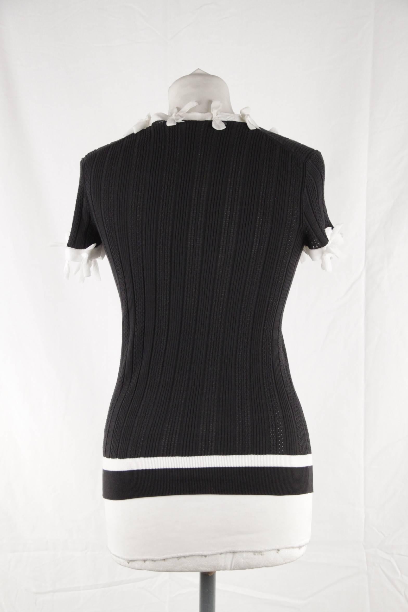 CHANEL Black Cotton KNIT TOP Short Sleeve with BOWS Detailing SIZE 38 In Good Condition In Rome, Rome