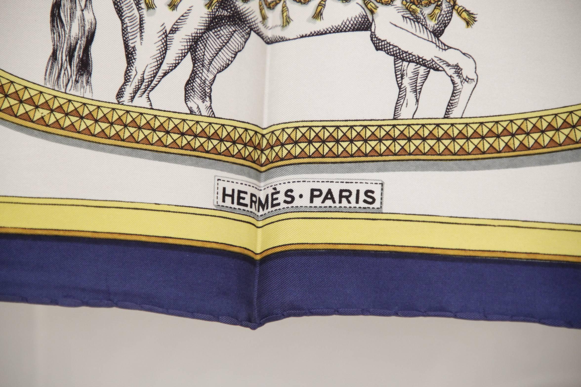  Brand: HERMES PARIS - Made in France

Condition (please read our condition chart below): C :FAIR CONDITION - Well used, with noticeable defects. Read CONDITION DETAILS in listing description

Condition details: Some small stains due to normal