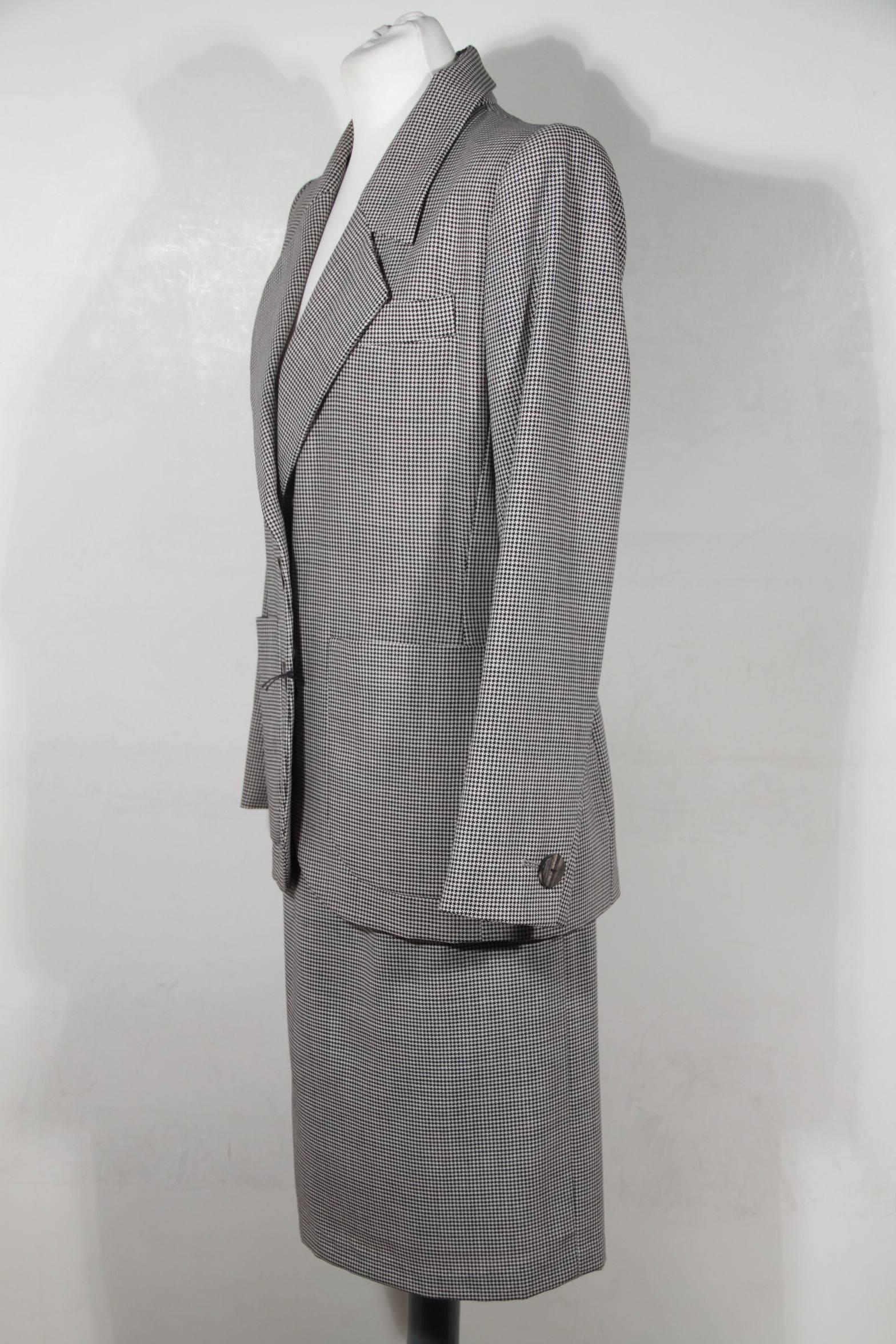  YVES SAINT LAURENT VINTAGE Houndstooth SUIT Blazer & Skirt SET In Good Condition In Rome, Rome