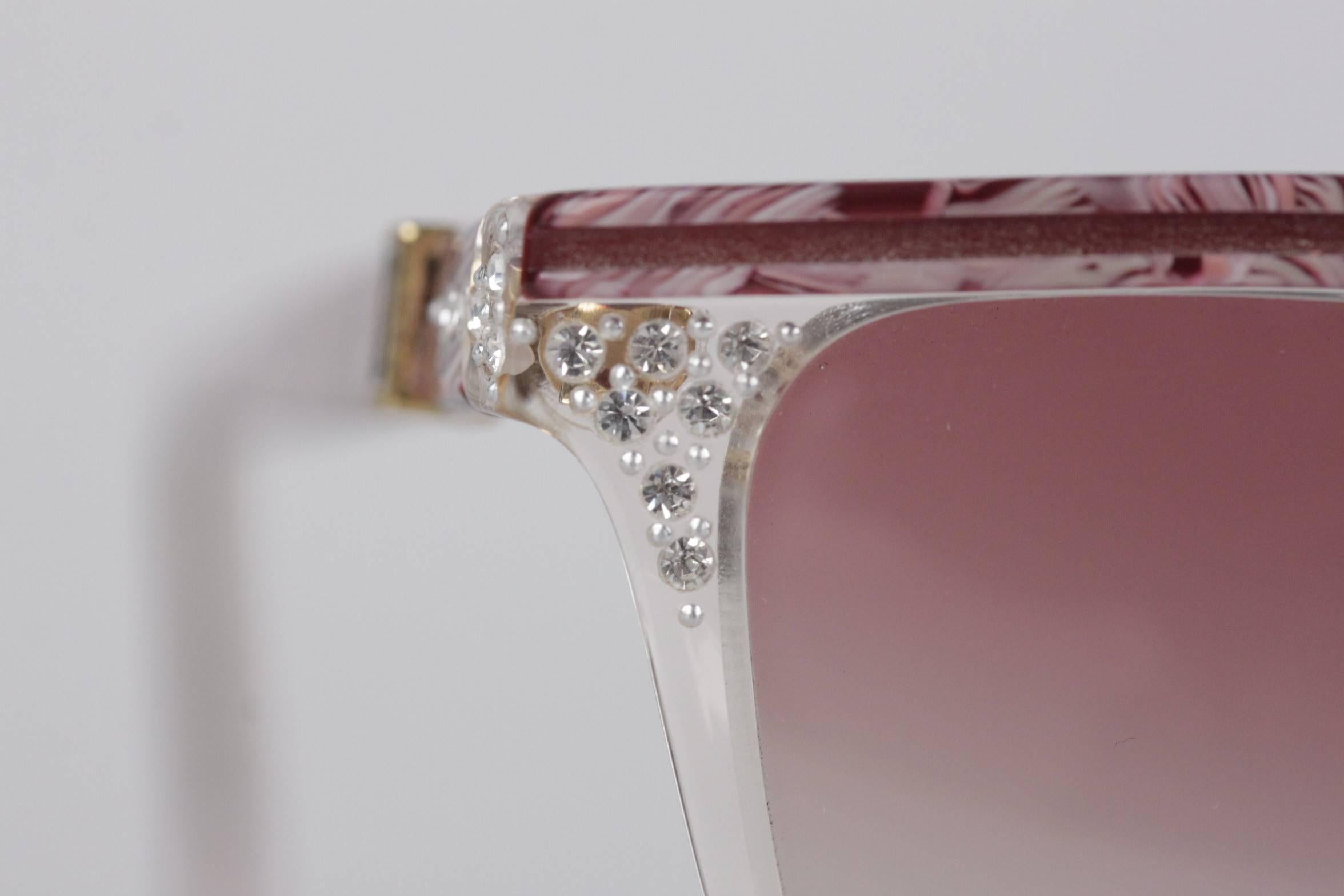YVES SAINT LAURENT Vintage MINT cat-eye SUNGLASSES HYRTHIOS 58/14 w/Rhinestones In New Condition In Rome, Rome