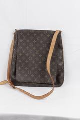 LOUIS VUITTON Monogram Canvas MUSETTE Shoulder Bag FLAP PURSE Messenger