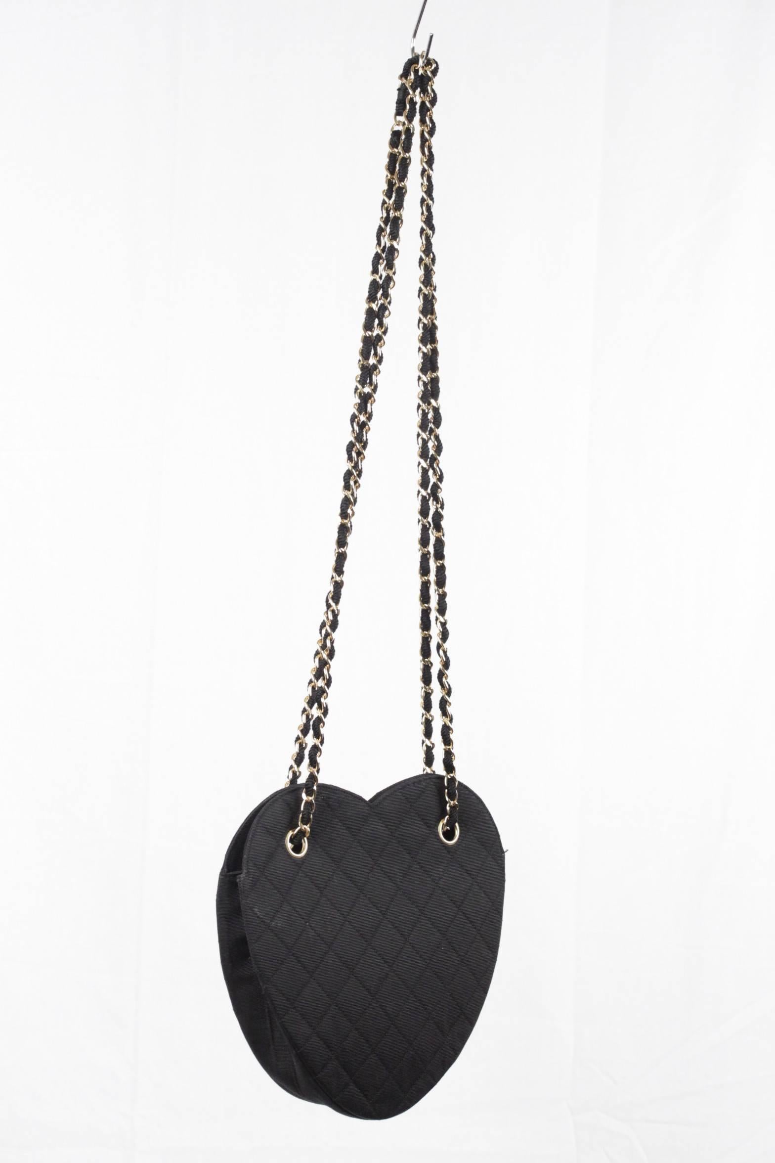 CHANEL Vintage Black Quilted Fabric HEART SHAPED MESSENGER BAG Rare In Good Condition In Rome, Rome