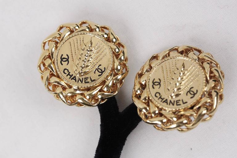 CHANEL Vintage Gold Metal WHEAT SHEAF Round CLIP ON EARRINGS