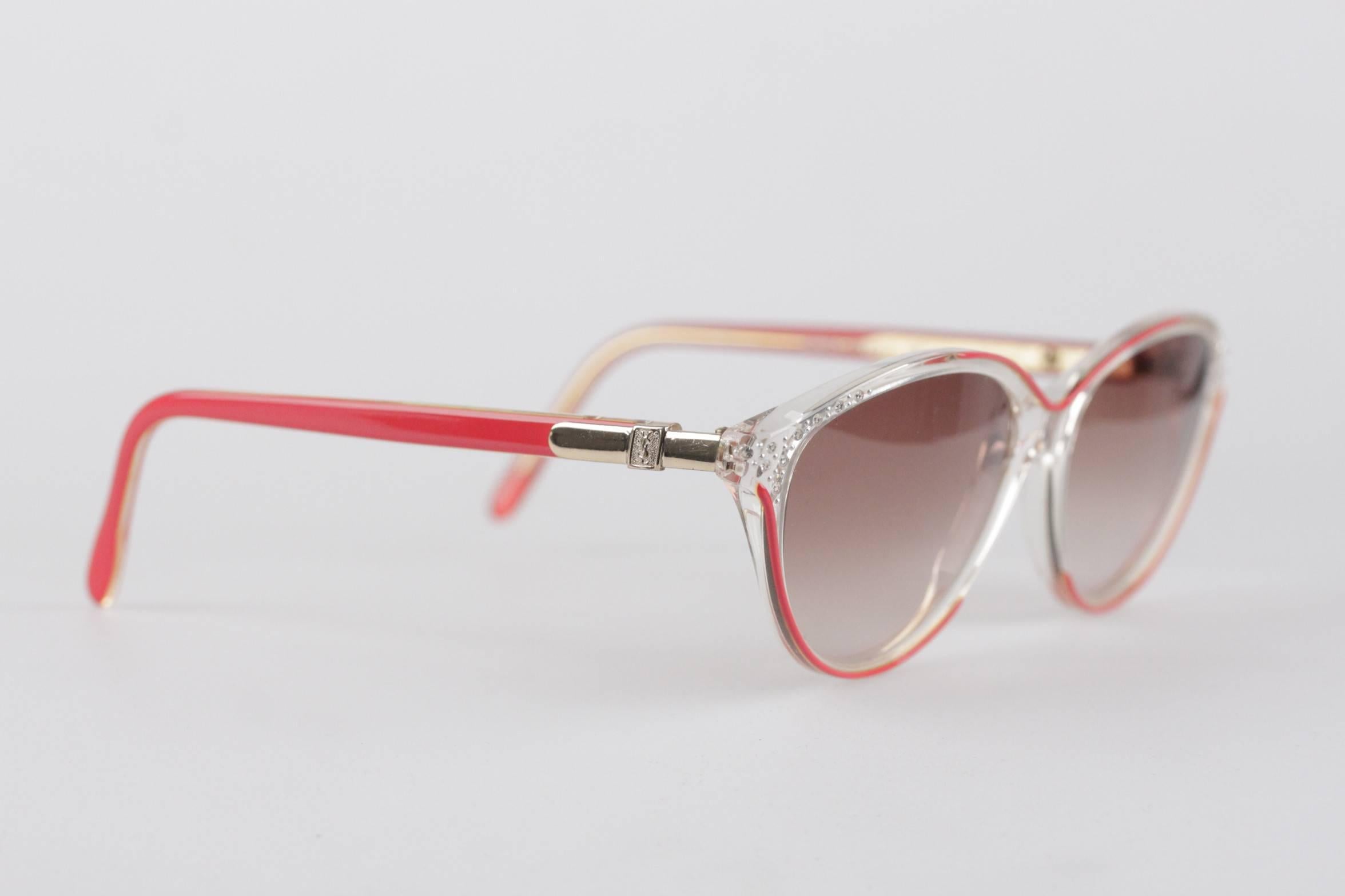 - model: DYMAS - 57/16 - 587 - V

- Red & semi transparent white frame, with gold metal finish on the sides

- MINT 100% UV excellent quality gradient RED/BROWN lens

- Made in France

Condition: A+ :MINT CONDITION! Mint item. Never worn or