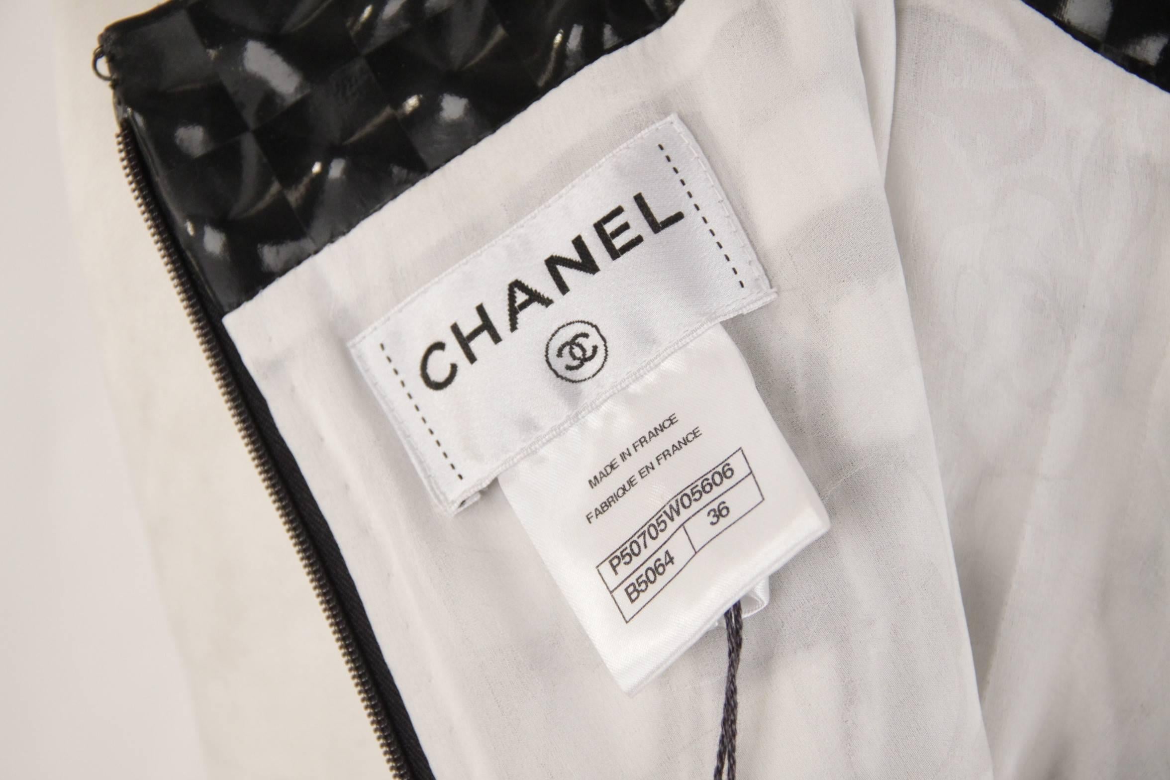 Women's CHANEL Black & White GEOMETRIC Cotton Blend SLEEVELESS DRESS Size 36