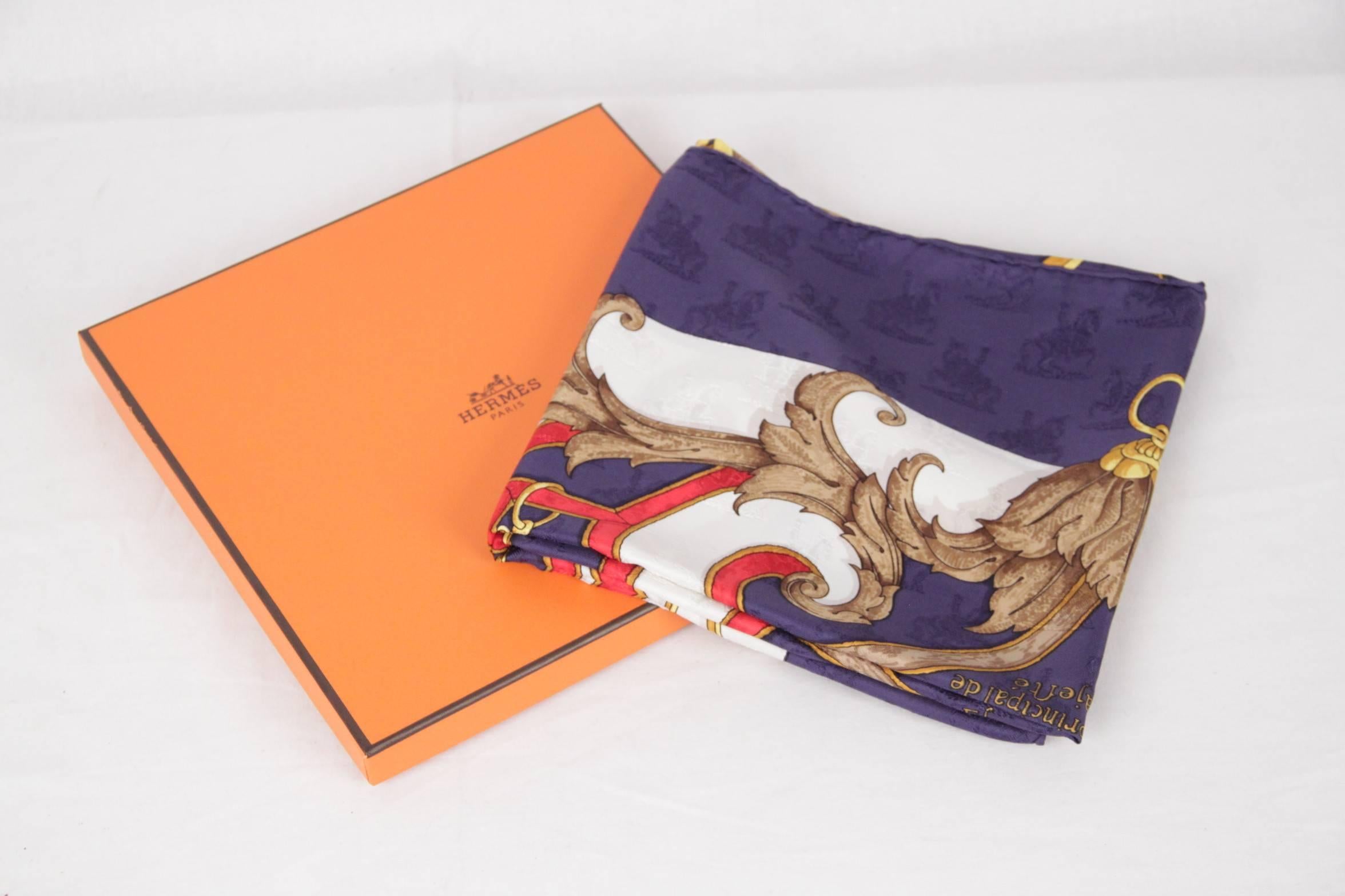 Gris HERMES PARIS Soie JACQUARD SCARF L'Instruction Du Roy 1993 D'ORIGNY w/ Box