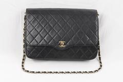 CHANEL Vintage 80s Black QUILTED Leather Classic Flap SHOULDER BAG
