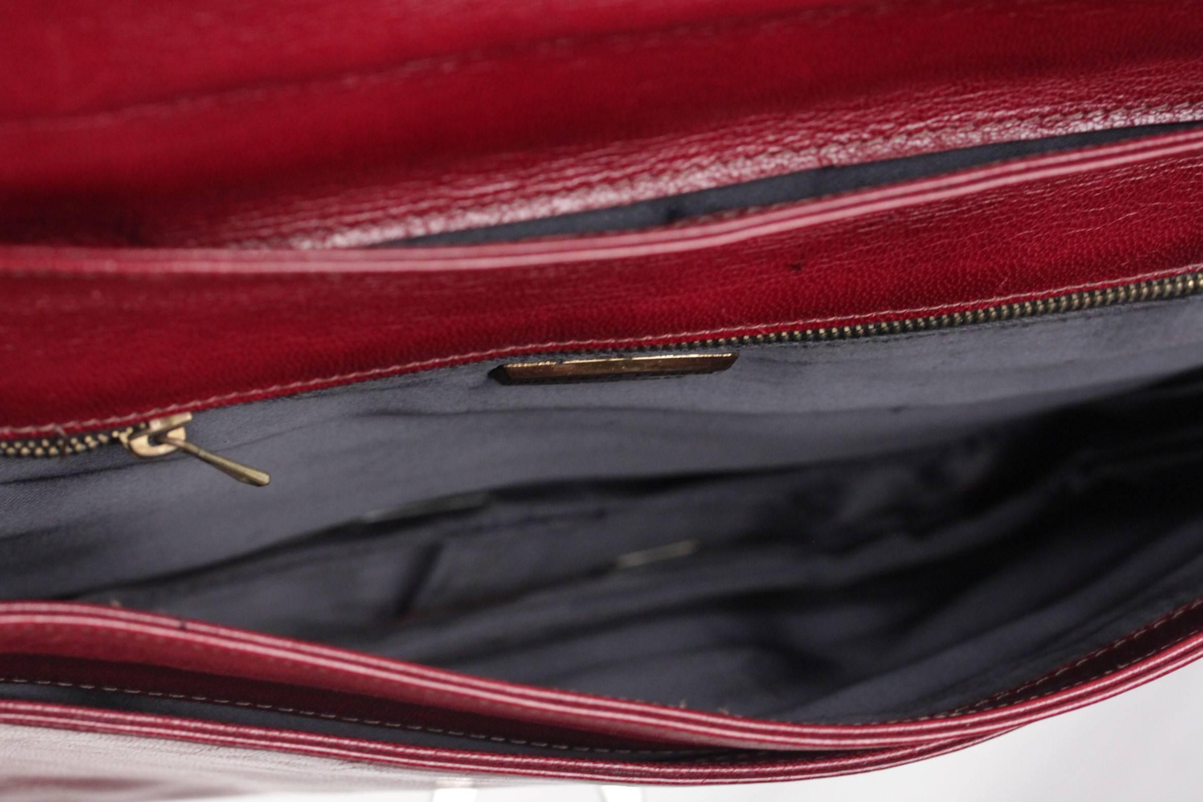 BOTTEGA VENETA Vintage Burgundy Leather FLAP PURSE Shoulder Bag CLUTCH In Good Condition In Rome, Rome