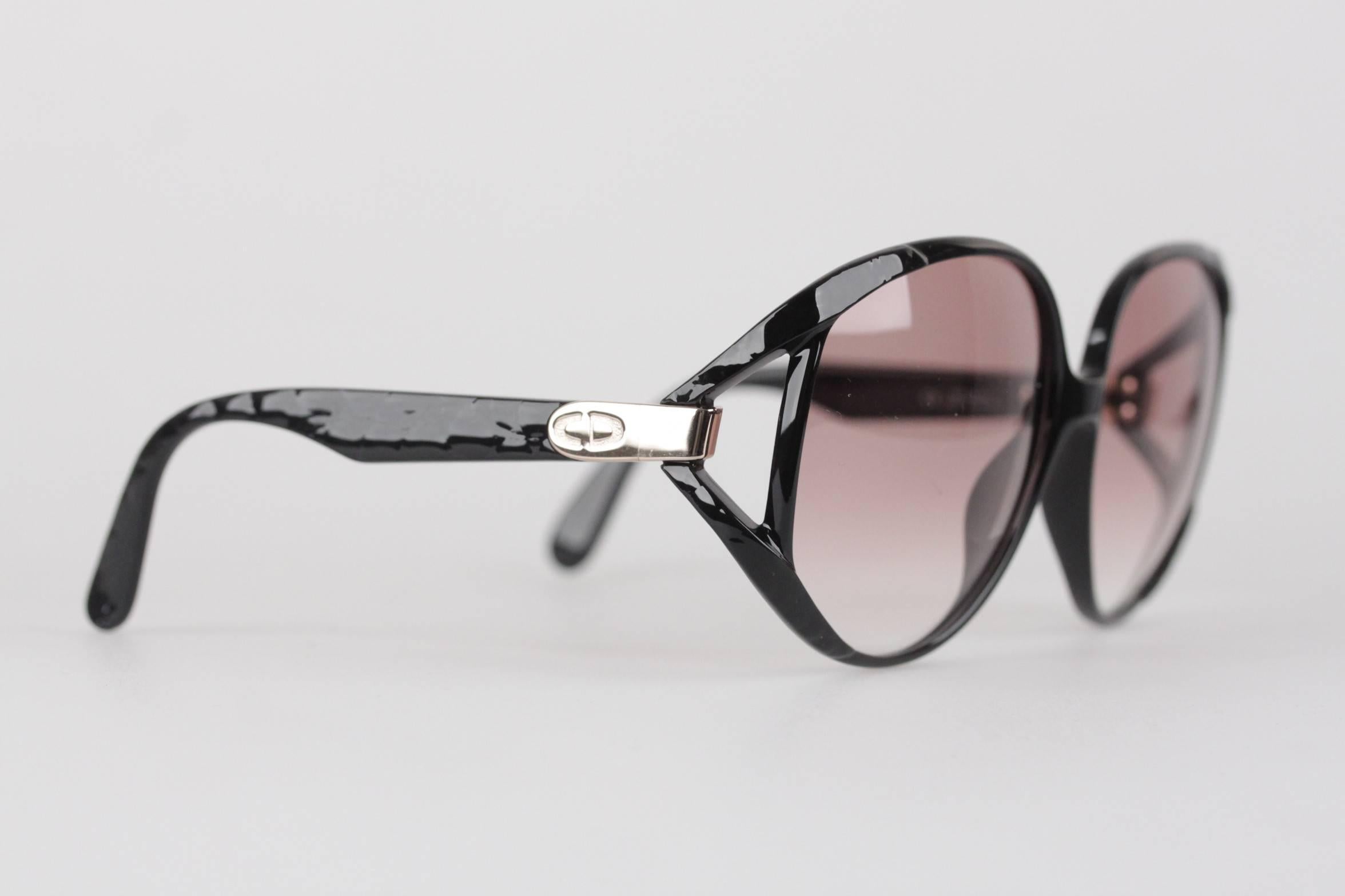 XL, Oversized DIVA sunglasses, by DIOR

Black, 