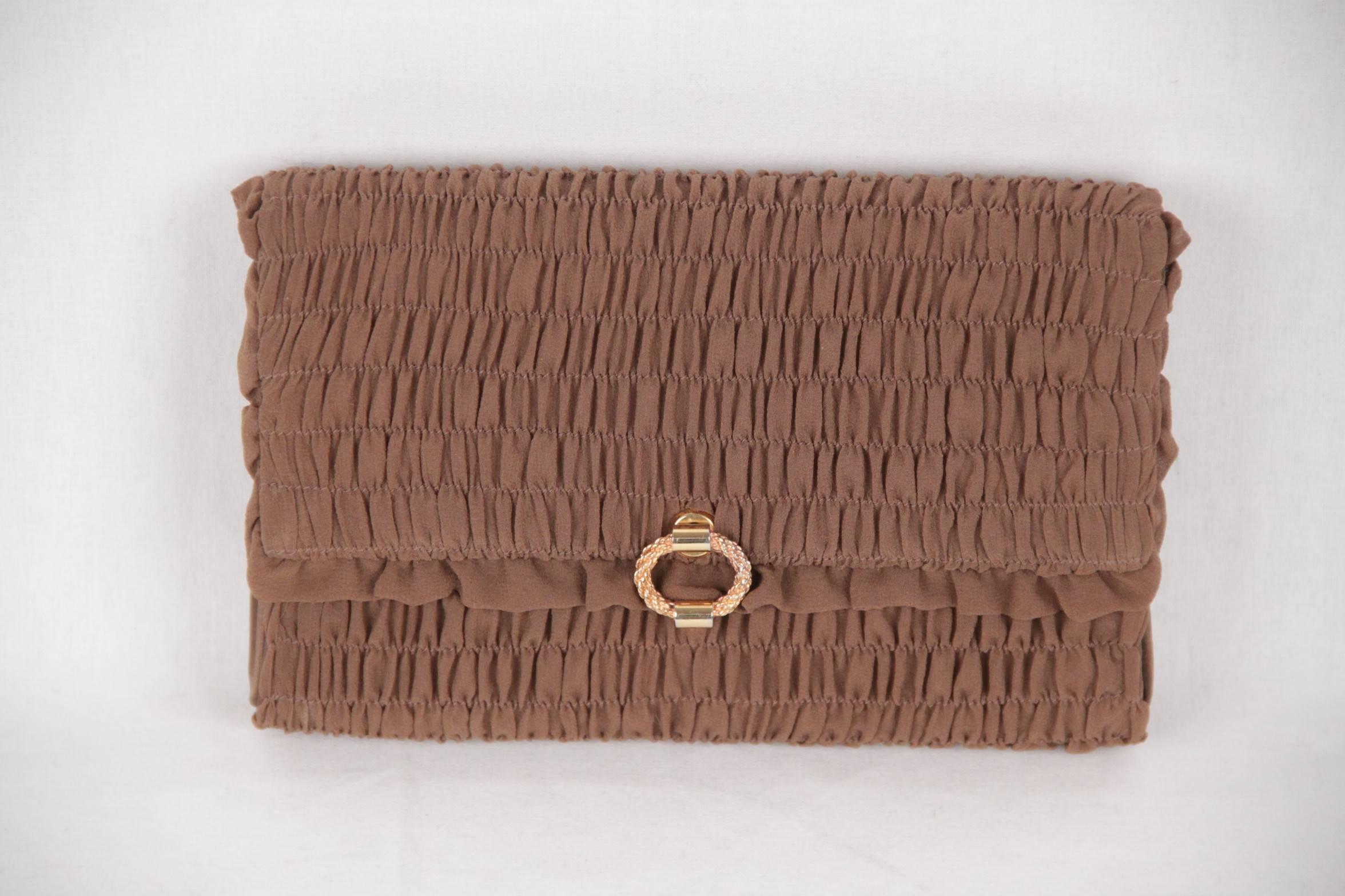 GUCCI VINTAGE Brown Goffered Fabric CLUTCH Handbag EVENING BAG In Excellent Condition In Rome, Rome