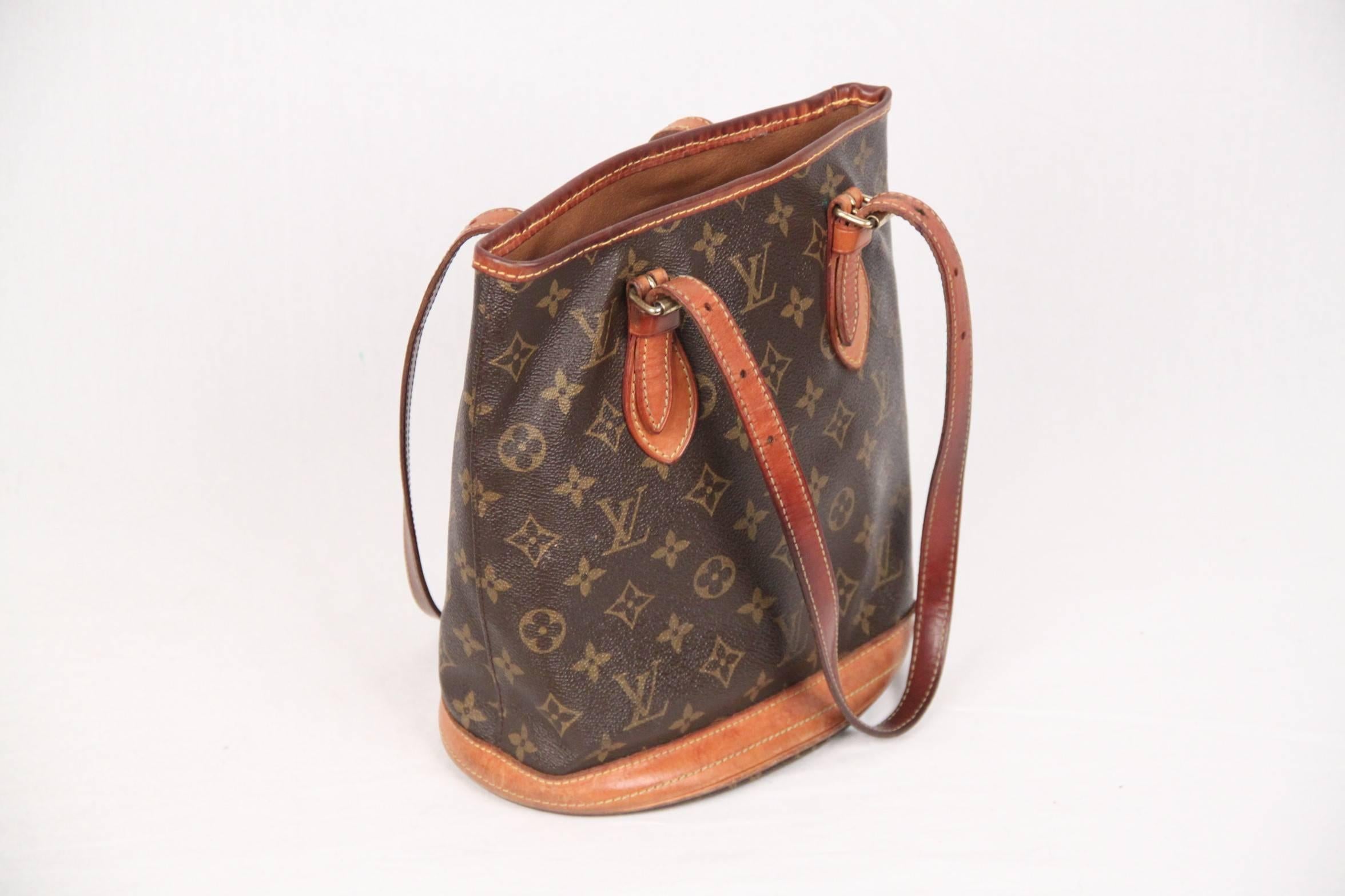 Authentic LOUIS VUITTON Monogram Canvas BUCKET Tote SHOULDER BAG In Good Condition In Rome, Rome
