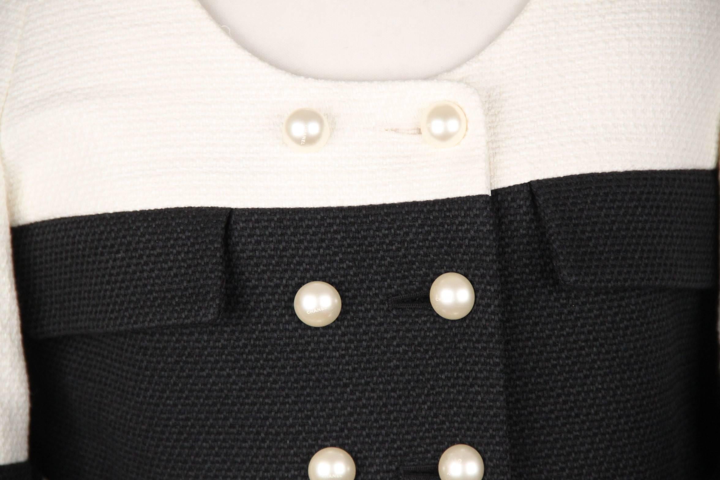 Women's CHANEL Black & White Cotton Blend CROPPED JACKET Size 40