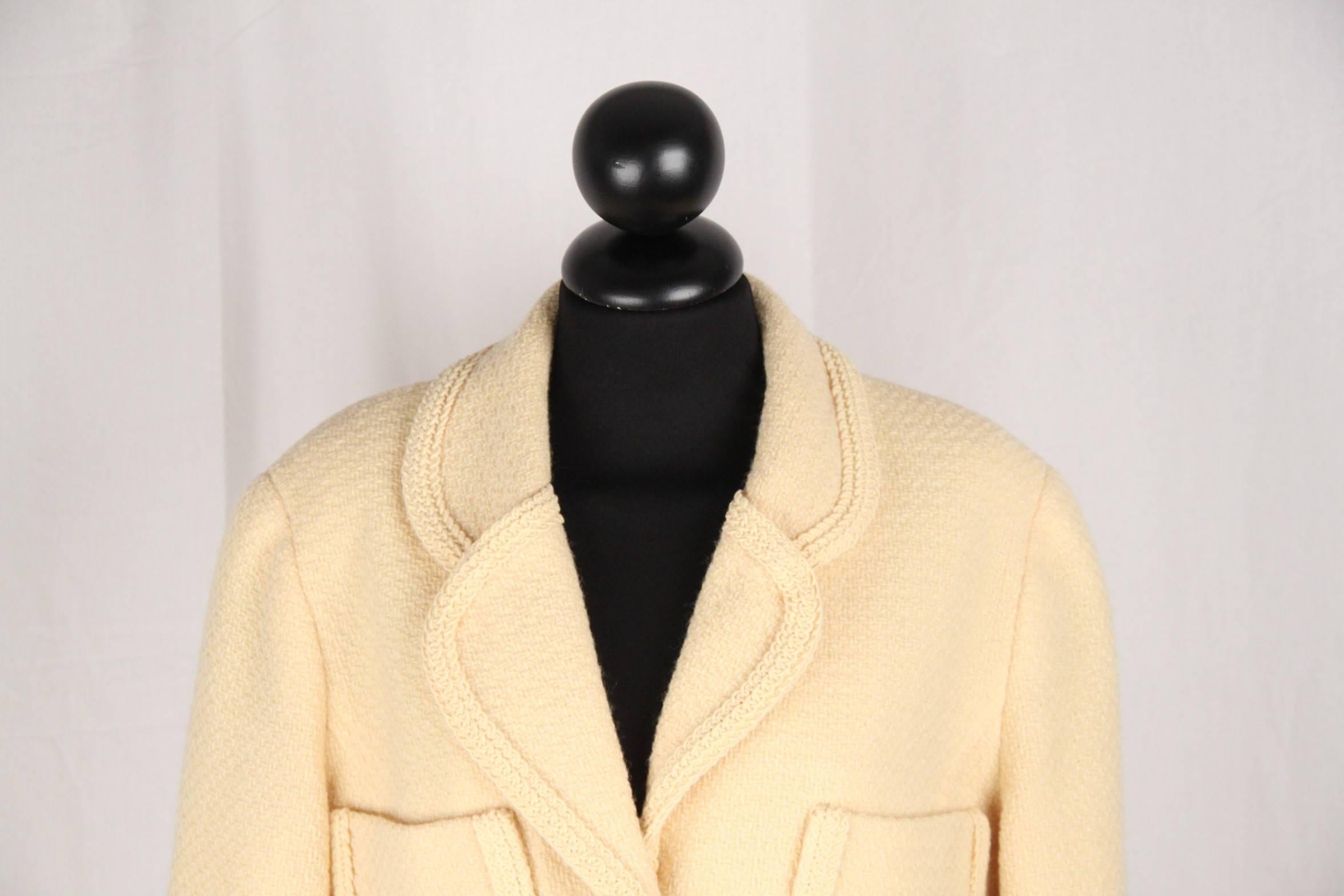 Logos / Tags: 'CHANEL BOUTIQUE' tag, composition & size tag, signature lining

Condition: B :GOOD CONDITION - Some light wear of use.

Condition details: Gently used! Very light halos on the lining on the underarms

Further Comments:
- Beautiful