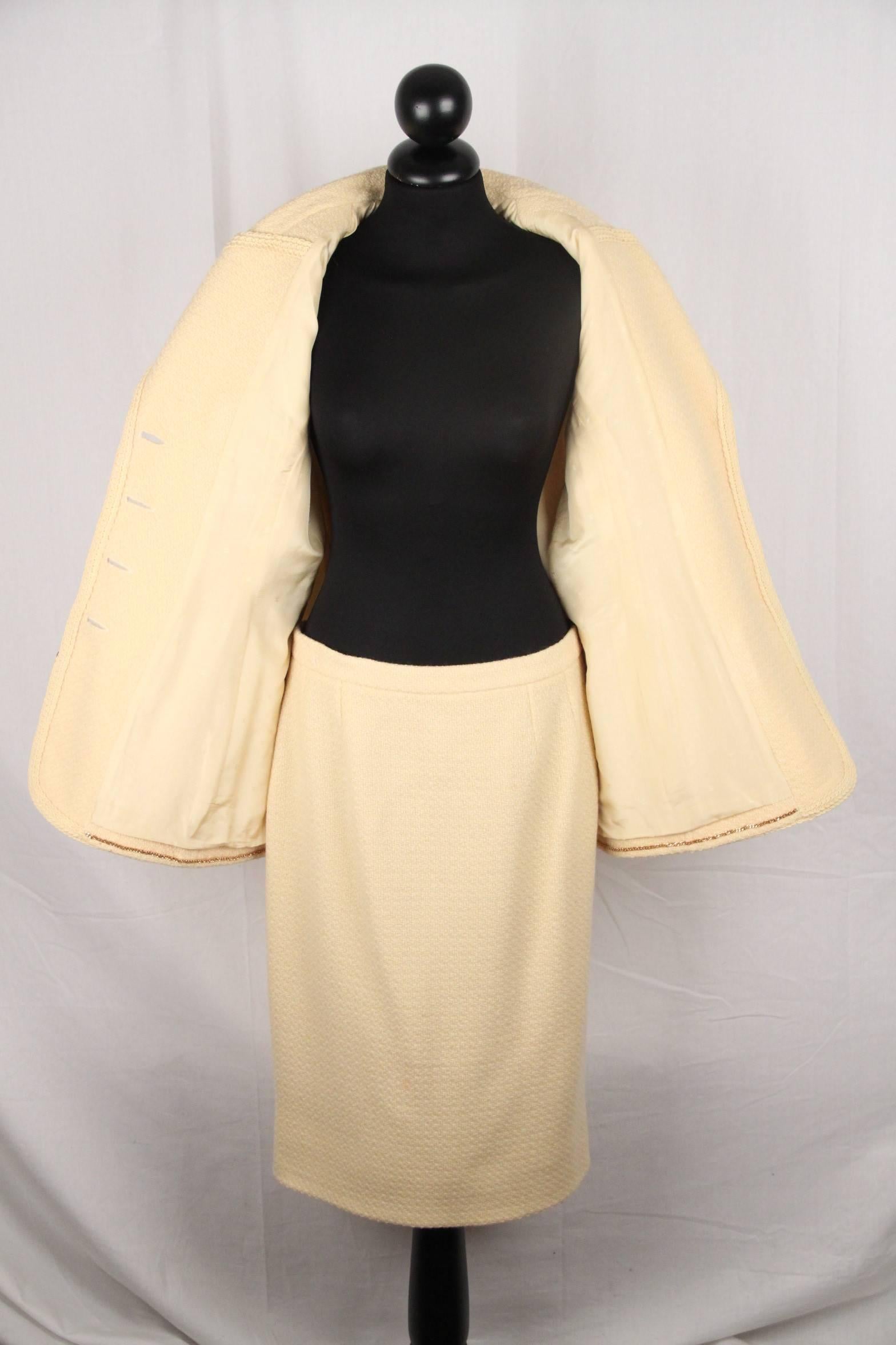 CHANEL BOUTIQUE 93C Yellow Wool SKIRT SUIT BLAZER & Skirt SIZE 40 In Good Condition In Rome, Rome