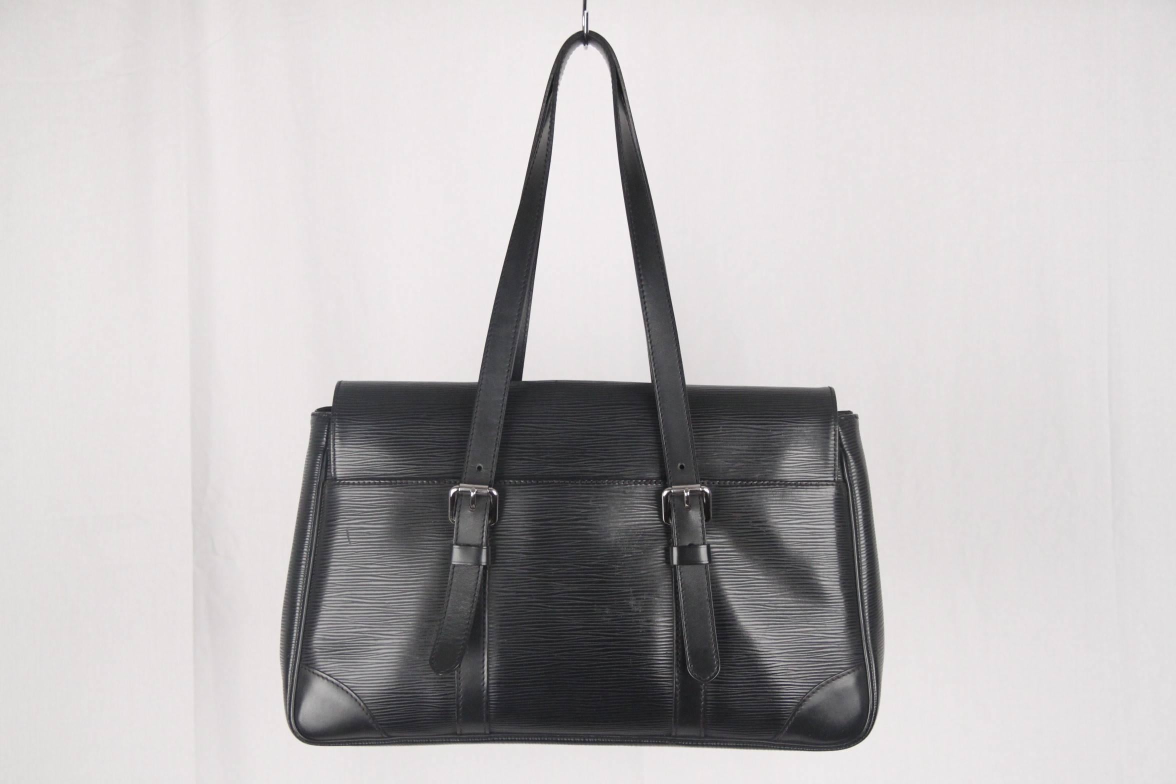 Women's Louis Vuitton Black Epi Leather Segur MM Bag