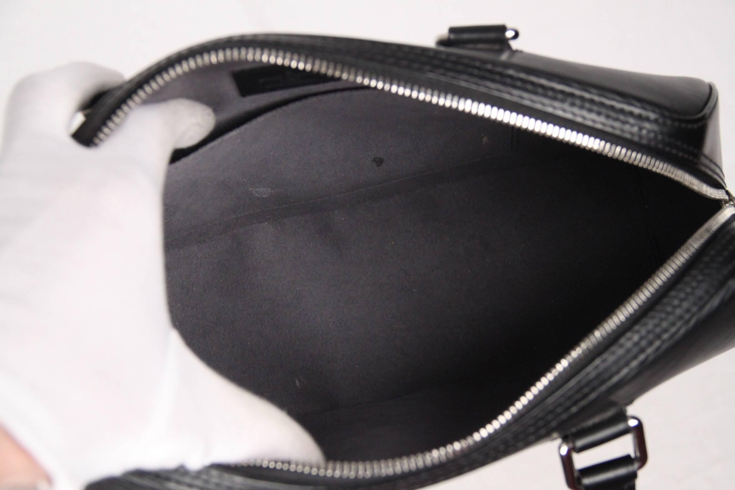 LOUIS VUITTON Black EPI Leather JASMINE Bag SATCHEL 1