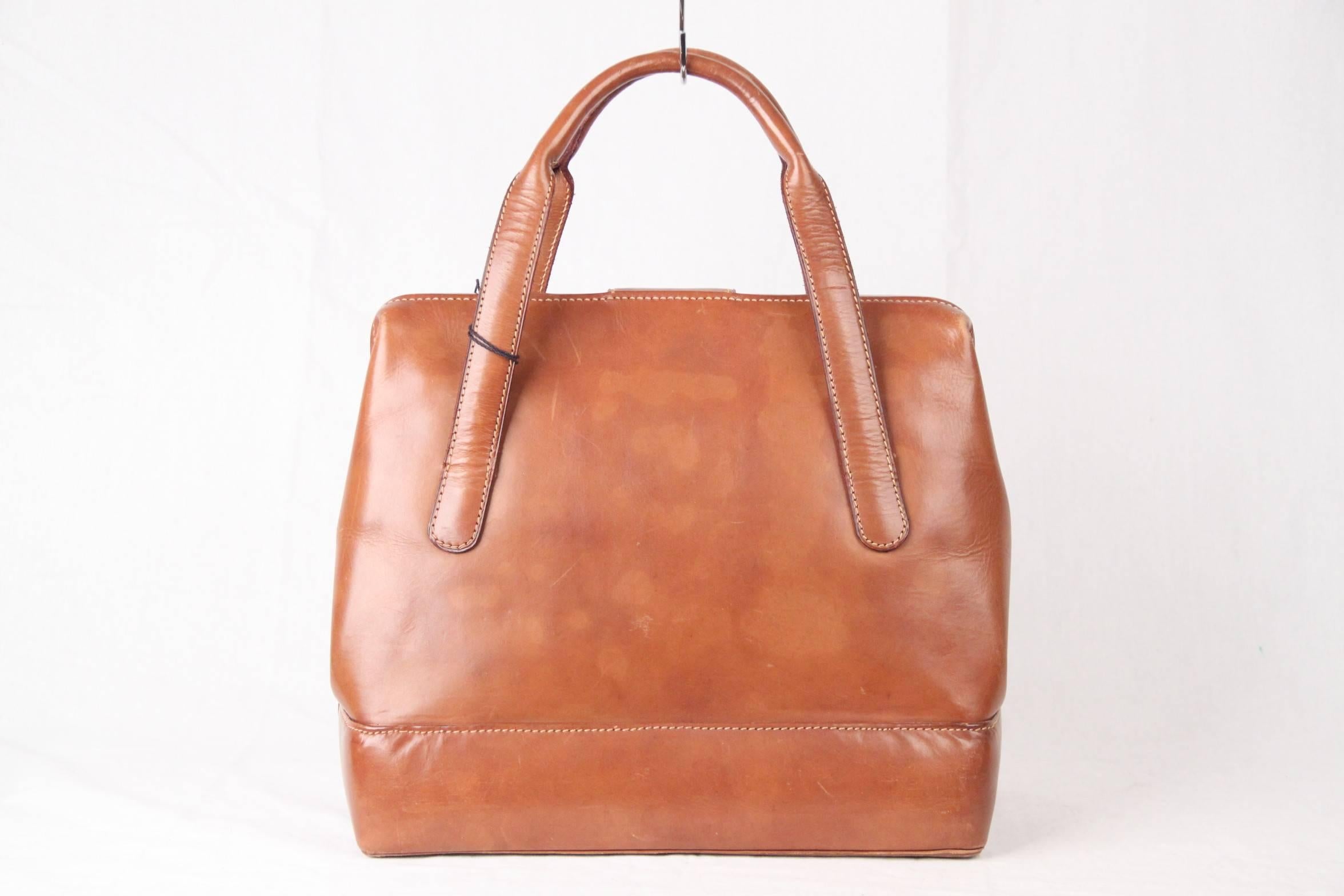 Women's GUCCI Rare VINTAGE Tan Leather TRAIN CASE