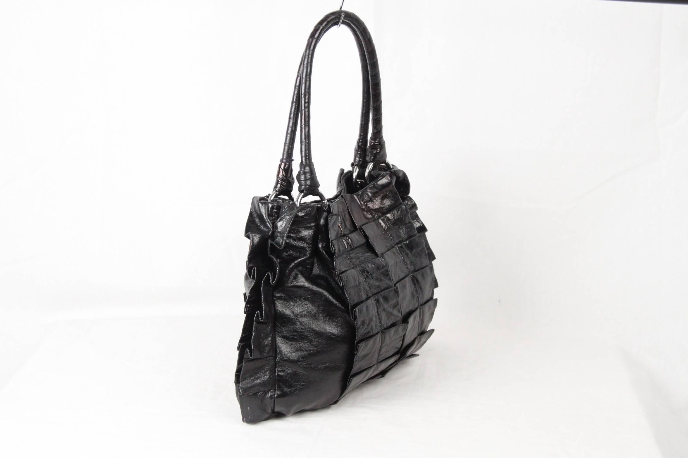 MIU MIU Black Shiny Leather Tote w/ Pleating In Excellent Condition In Rome, Rome