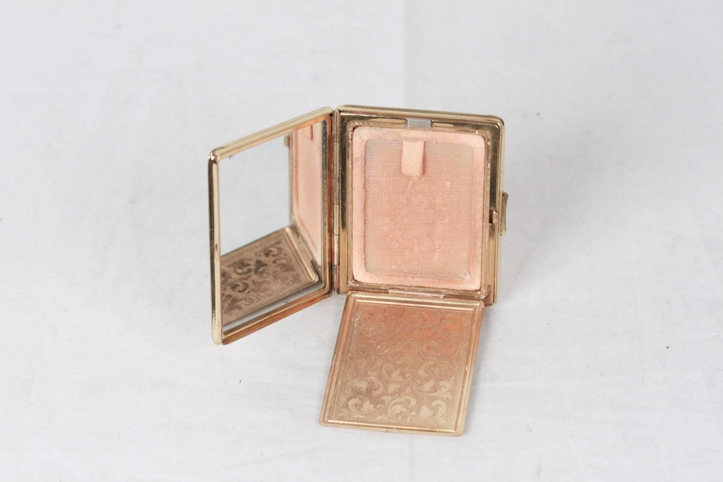 VINTAGE Gold Plated 1950s Make Up POWDER COMPACT Mirrored In Good Condition In Rome, Rome