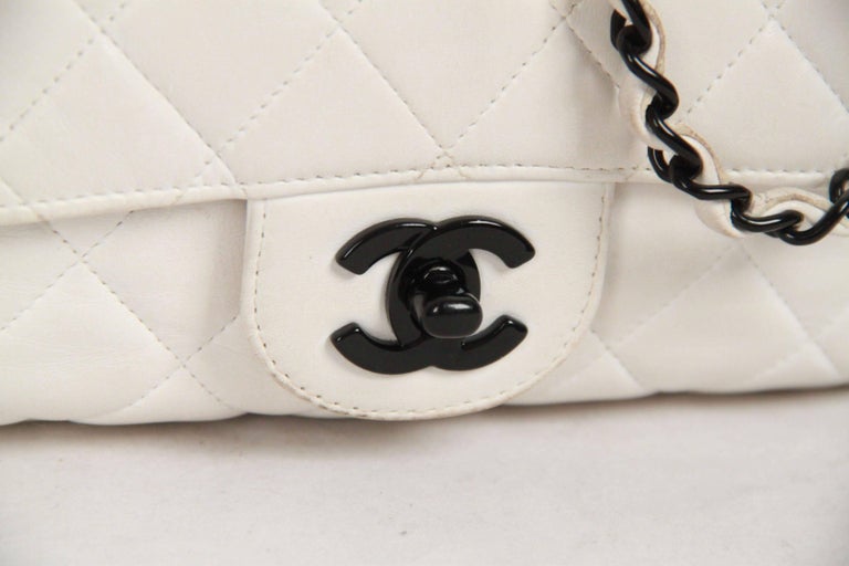 CHANEL Vintage White QUILTED Leather SHOULDER BAG w/ Contrast Chain For