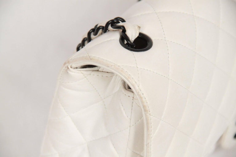 CHANEL Vintage White QUILTED Leather SHOULDER BAG w/ Contrast Chain For