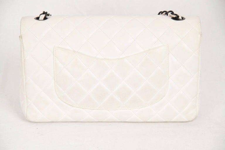 CHANEL Vintage White QUILTED Leather SHOULDER BAG w/ Contrast Chain For
