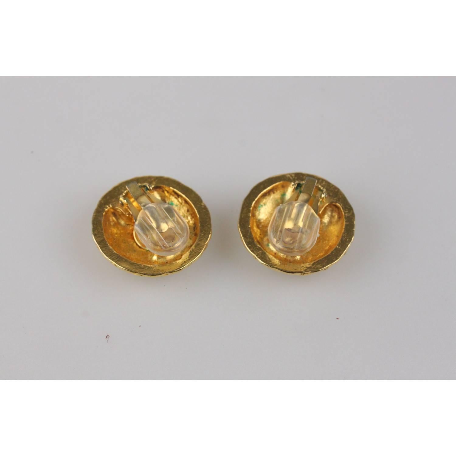 Women's CHANEL Vintage Gold Metal Round Clip On CC Logo Earrings
