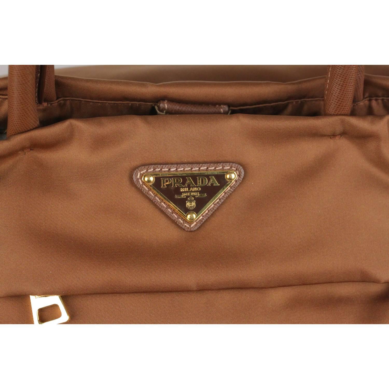 Prada Brown Tessuto Tote Handbag with Shoulder Strap BN2531 In Excellent Condition In Rome, Rome