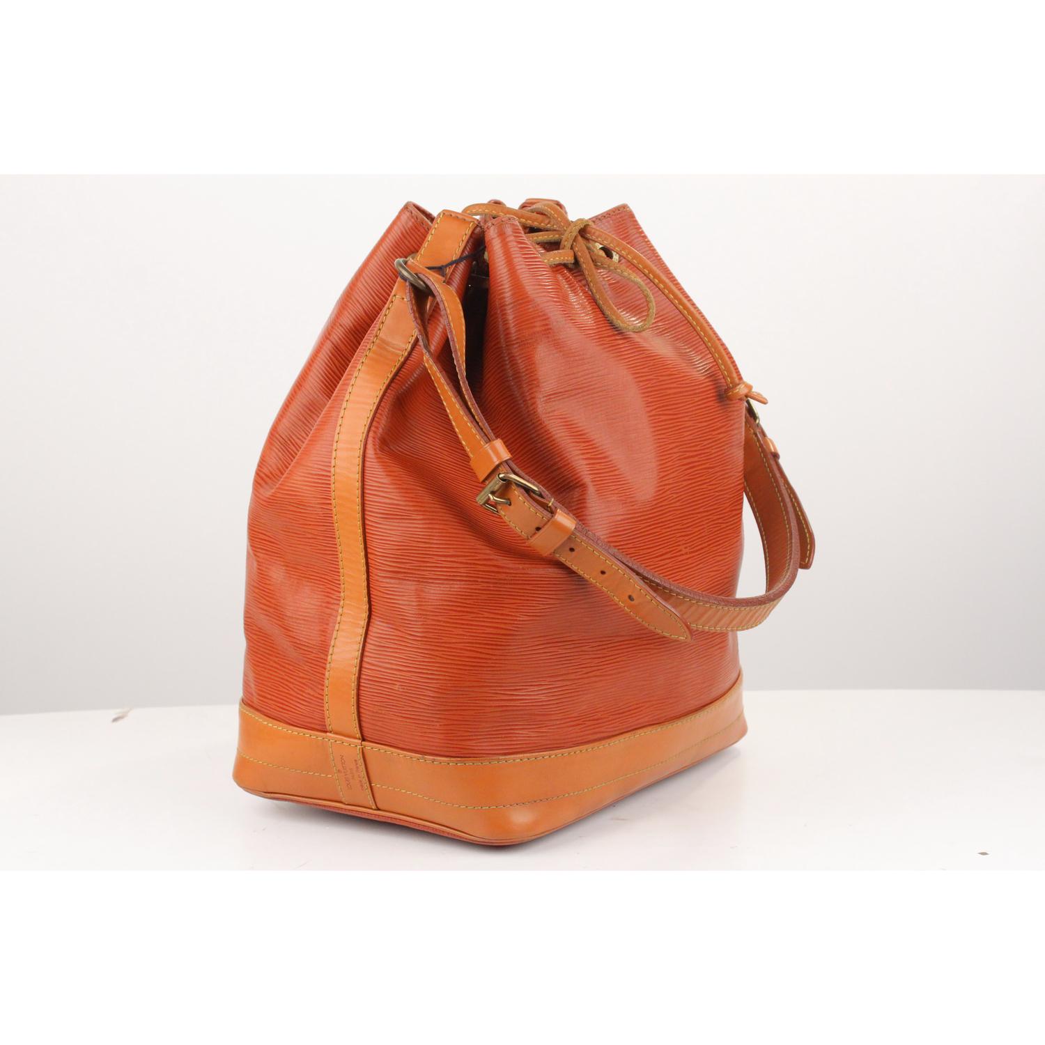 Louis Vuitton Vintage Tan Epi Leather Noé Shoulder Bag In Good Condition In Rome, Rome