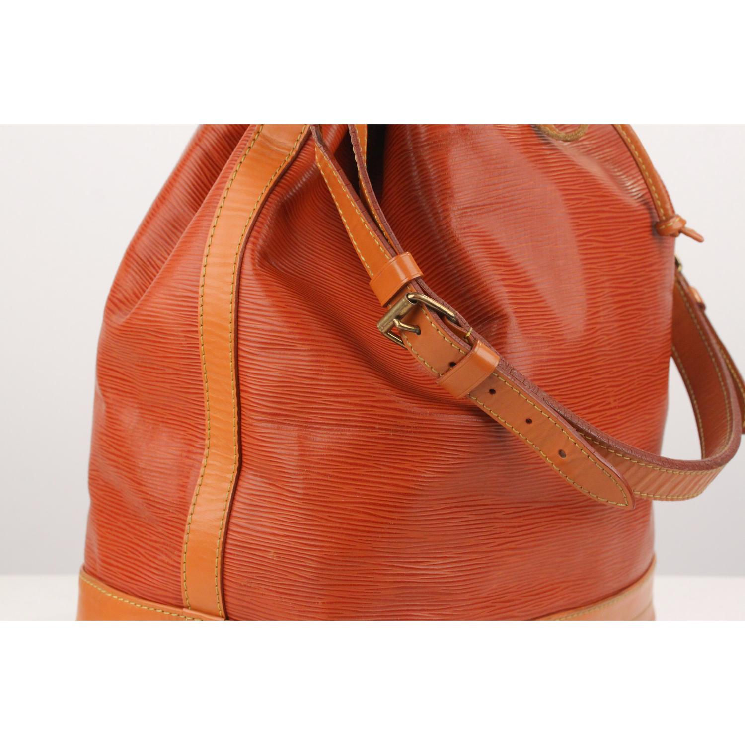 Women's Louis Vuitton Vintage Tan Epi Leather Noé Shoulder Bag