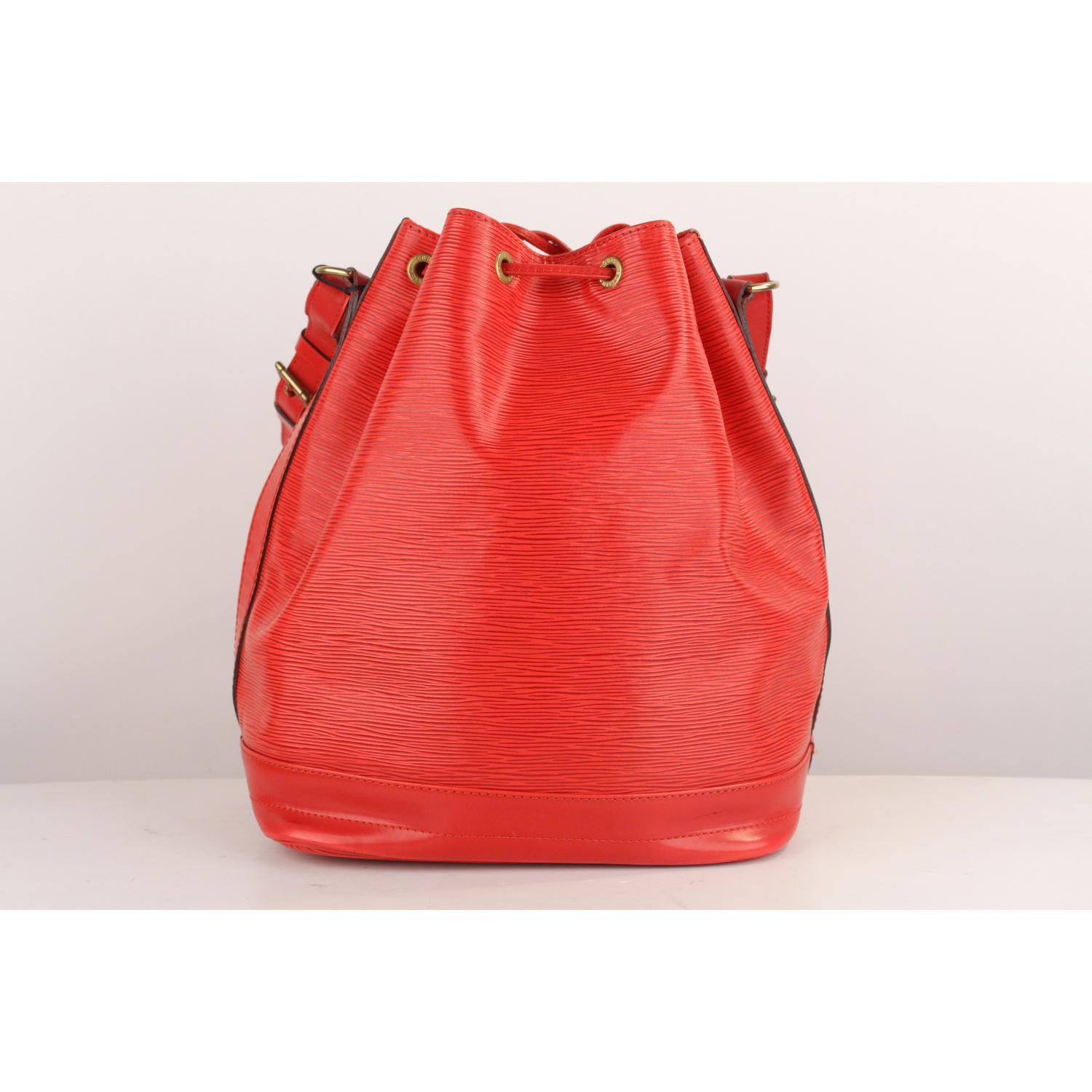 Louis Vuitton Vintage Red Epi Leather Noé Shoulder Bag 2