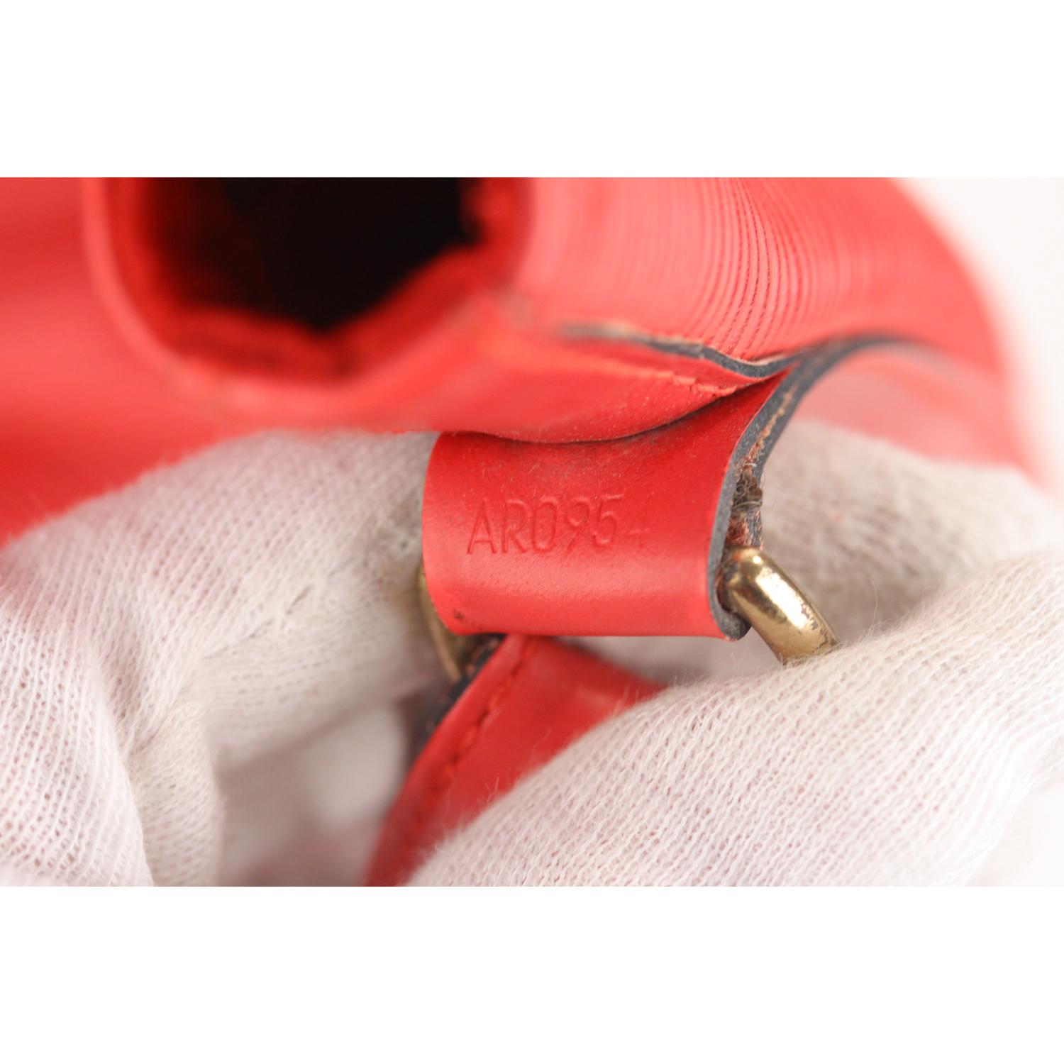 Louis Vuitton Vintage Red Epi Leather Noé Shoulder Bag 7