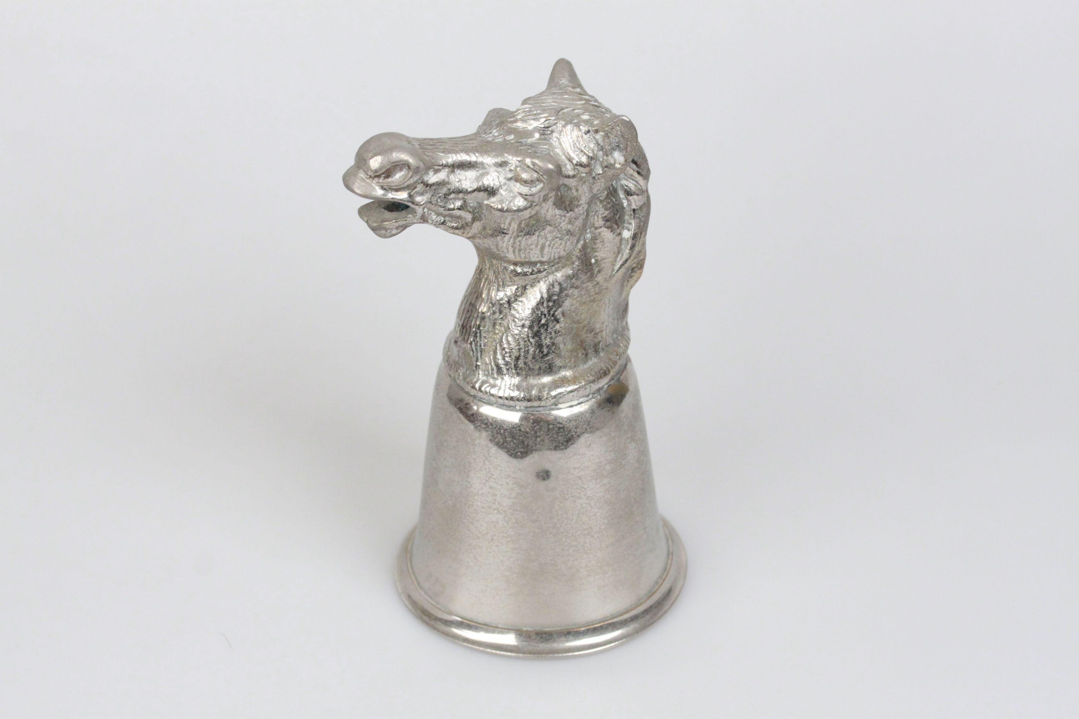 Vintage gucci horse head cup from the 70s - Silver metal - They can sit safely either way up or down - Horse, Hare, Hound Fox, Boar and Stag - Marked GUCCI ITALY - Height: 5.5 inches - 14 cm - Cup's diameter: 3 inches - 7,6 cm