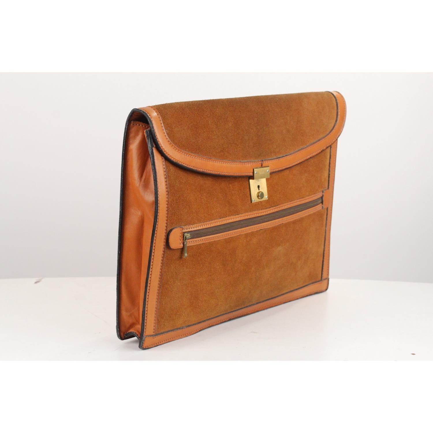 Gucci Vintage Tan Suede and Leather Portfolio Document Holder In Good Condition In Rome, Rome