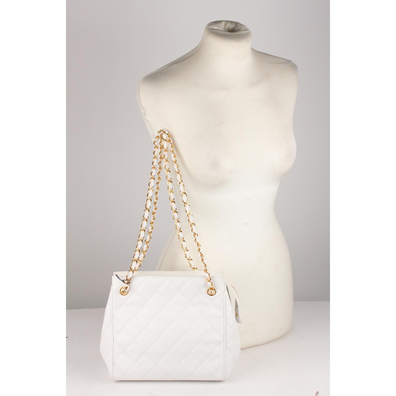 Chanel Vintage White Quilted Caviar Leather Shoulder Bag 3