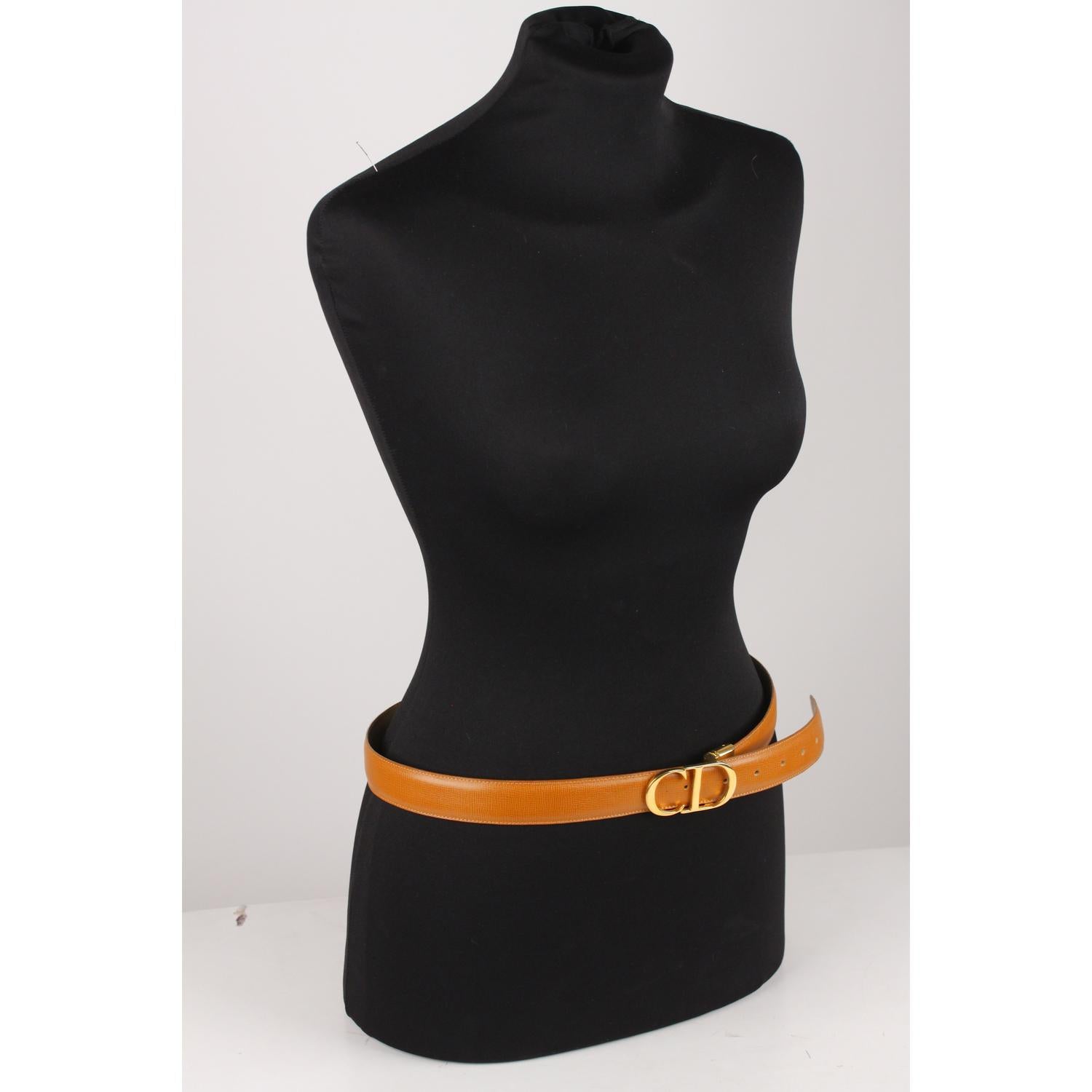 Christian Dior Tan Leather Reversible Belt Logo Buckle Size 85/34 In Excellent Condition In Rome, Rome