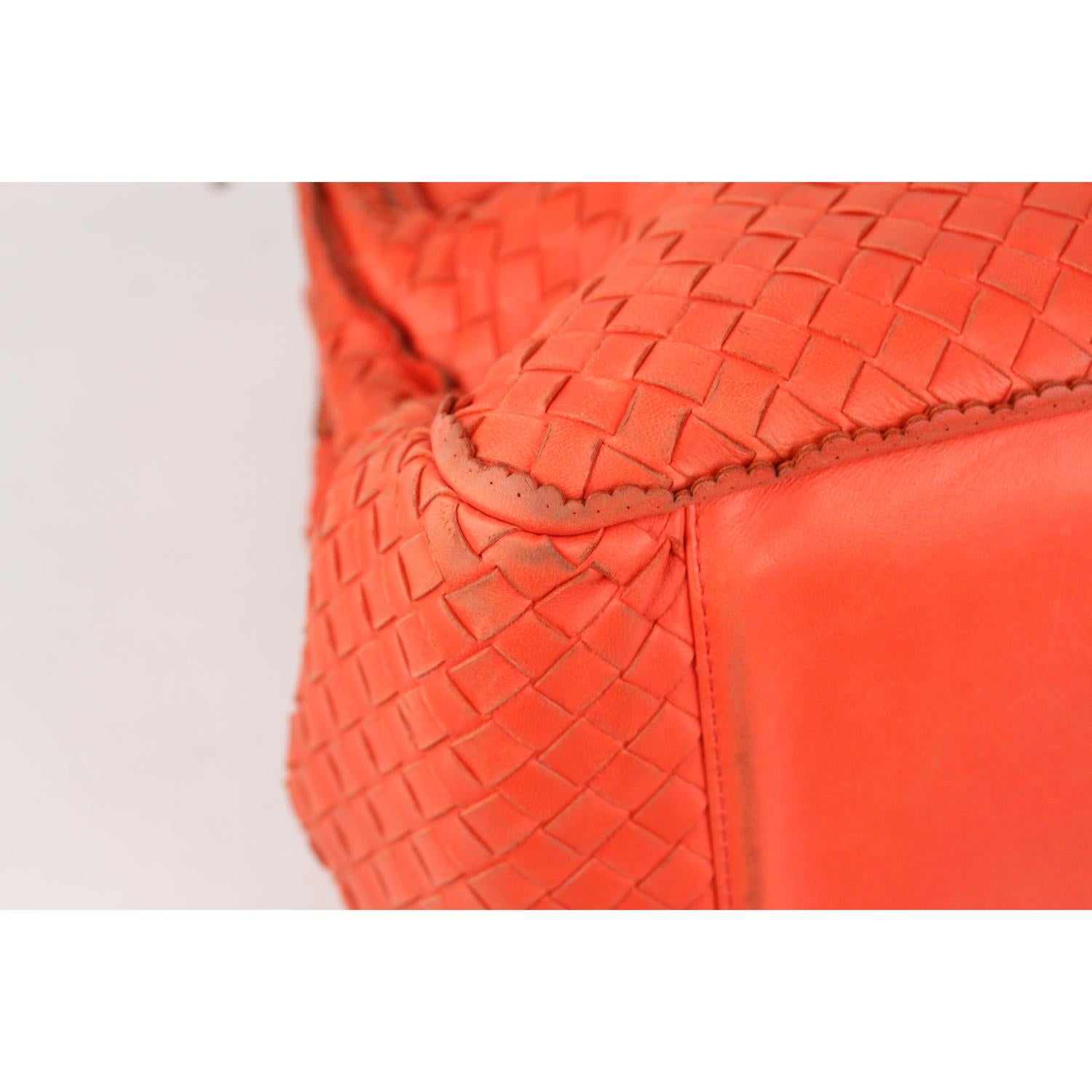 Bottega Veneta Coral Intrecciato Woven Leather Bag Scalloped Trim 1