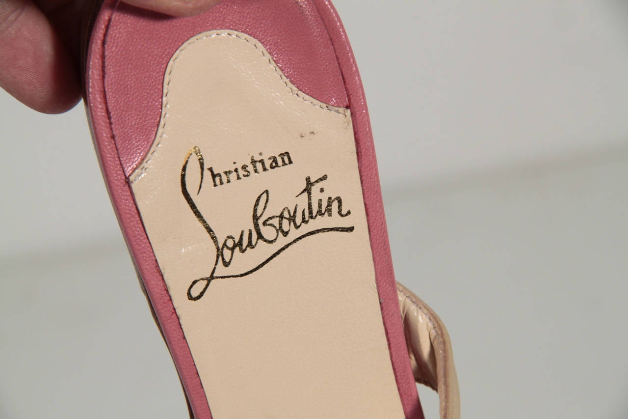 CHRISTIAN LOUBOUTIN Vintage Pink & Gold Leather STRAPPY FLAT SANDALS Sz 39 In Excellent Condition In Rome, Rome