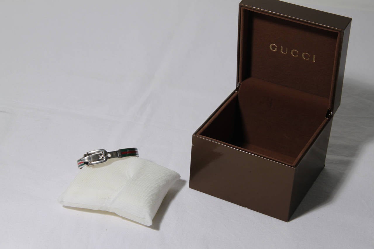 Brand: GUCCI - made in Italy Logos / Tags: 'GUCCI Italy' engraved inside the bracelet. The bracelet is marked '925' inside the bracelet Condition (please read our condition chart below):VERY GOOD CONDITION: An item is considered wearable but has