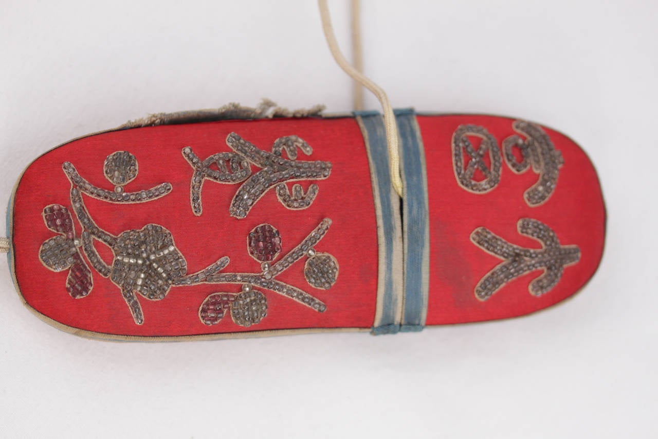 Women's or Men's ANTIQUE CHINESE Embroidered Silk GLASSES CASE 19th Century POUCH Qing Dinasty For Sale