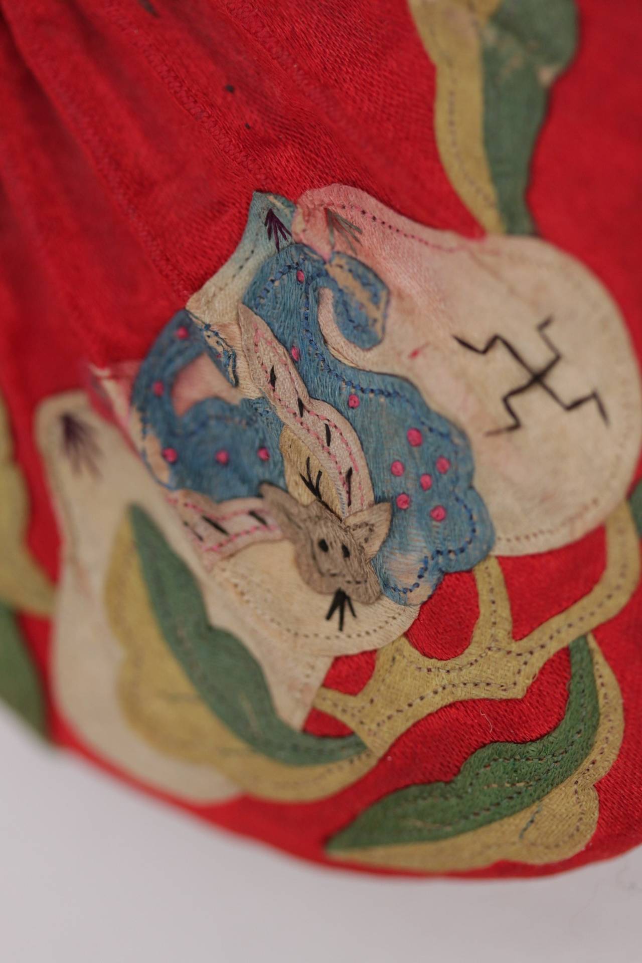 ANTIQUE CHINESE Red Embroidered Silk SCENT PURSE BAG 19th Century POUCH Ch'ing In Good Condition For Sale In Rome, Rome