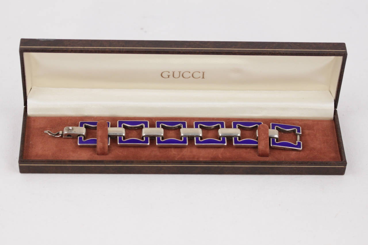 Brand: GUCCI - made in Italy Logos / Tags: 'GUCCI Italy' engraved on the reverse of the bracelet. The bracelet is marked ' BREVETTATO 925' on the closure Condition (please read our condition chart below): EXCELLENT CONDITION: An item shows typical
