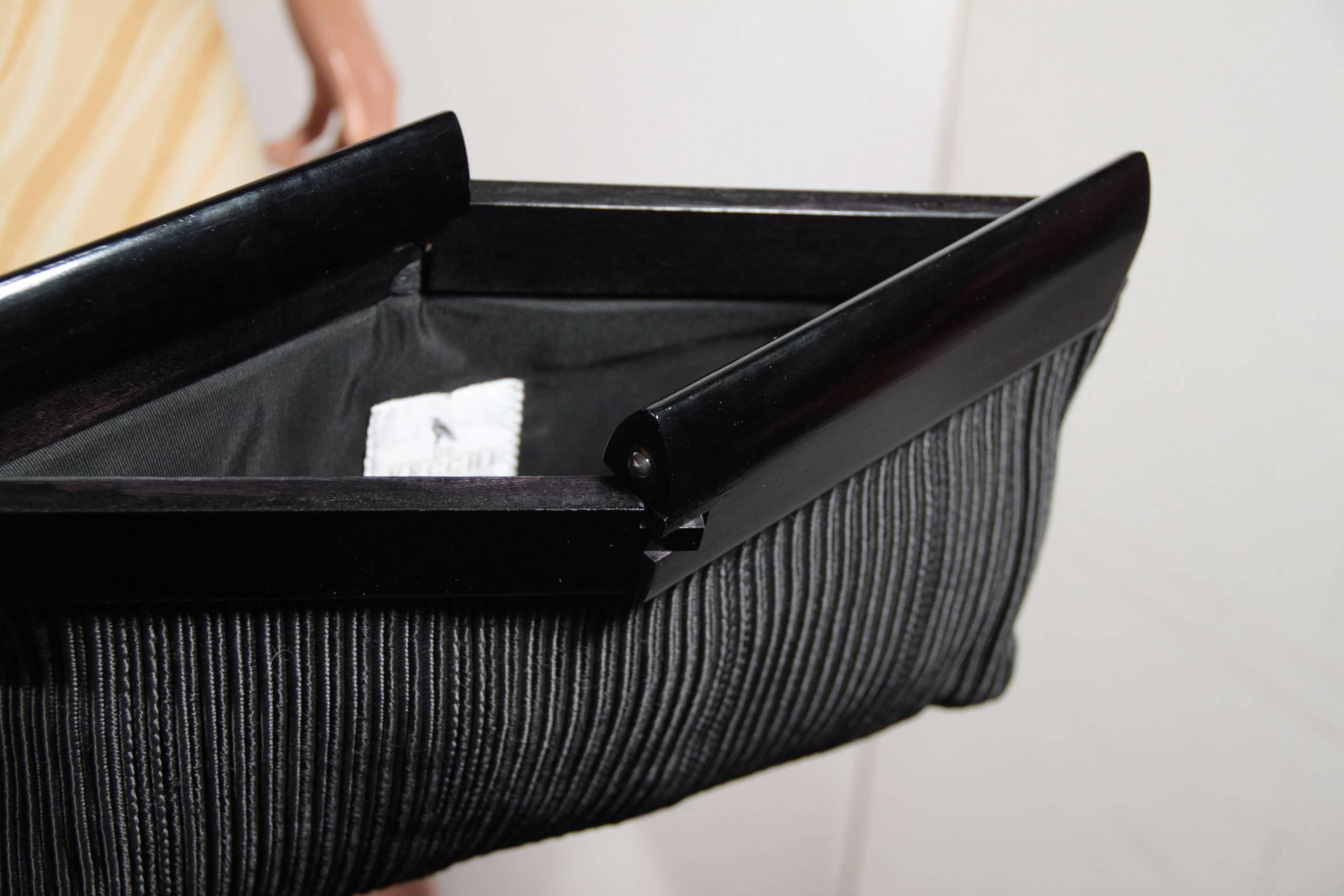 DE VECCHI By HAMILTON HODGE Black LARGE CLUTCH Handbag w/ WOOD Frame In Excellent Condition In Rome, Rome