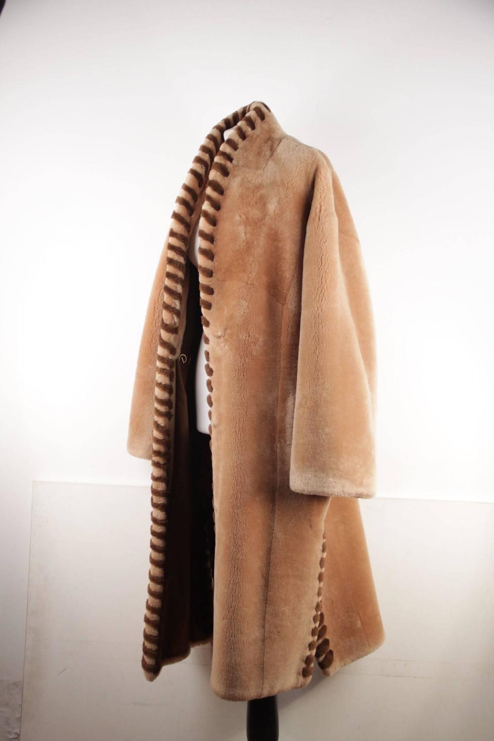 VINTAGE Tan BEAVER LAMB Biberlamm FULL LENGHT COAT Contrast Stitchings 40 FR For Sale at 1stdibs