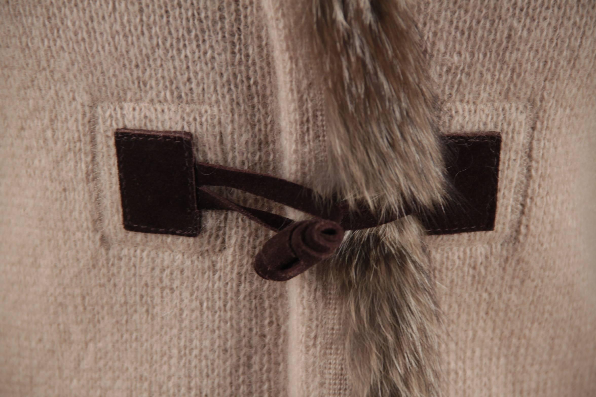PRADA Italian Beige Wool Blend KNIT CARDIGAN Sweater w/ FOX FUR TRIM Size 42 IT  In Good Condition In Rome, Rome