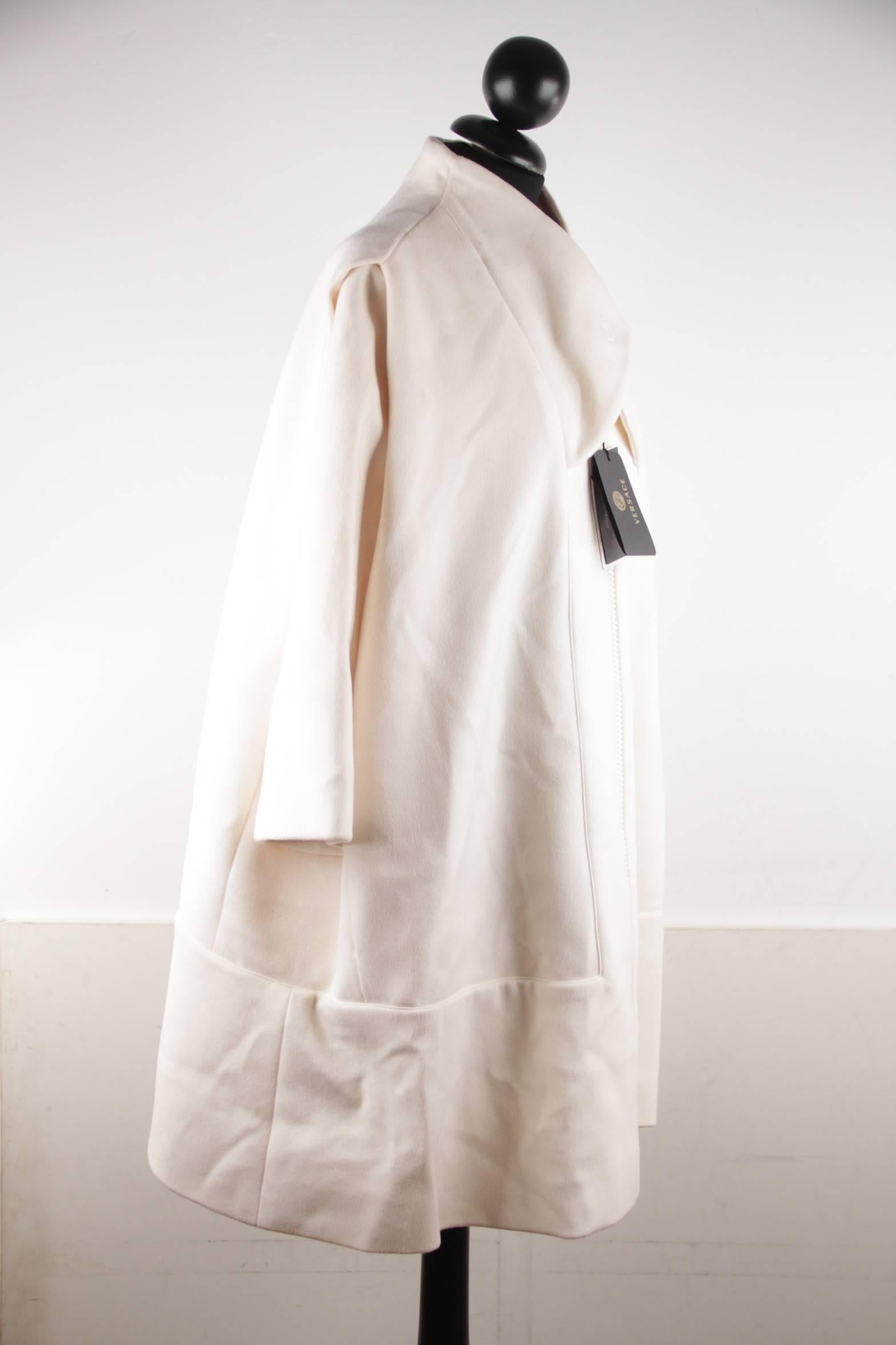 Beige VERSACE Italian Ivory Wool & Silk OVERSIZED COAT 2007 Fall Collection Sz 42 IT